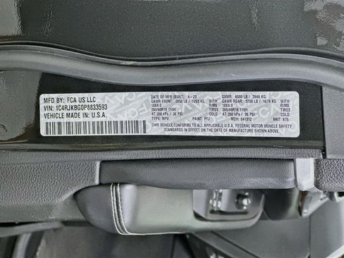 Used 2023 Jeep Grand Cherokee L Limited w/ Luxury Tech Group II AWD/4WD image 12