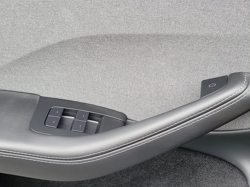Used 2025 Tesla Model 3 Long Range RWD image 11