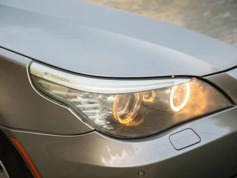 Used 2010 BMW 535i Sedan image 10