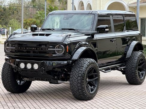 Used 2024 Ford Bronco Outer Banks image 2