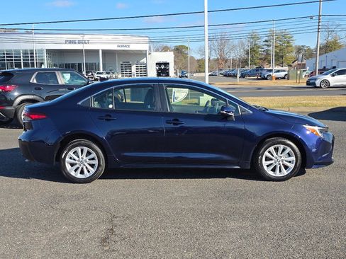 Used 2024 Toyota Corolla XLE image 17