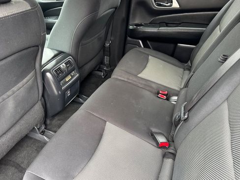 Used 2018 Nissan Pathfinder SV w/ Cargo Package image 11