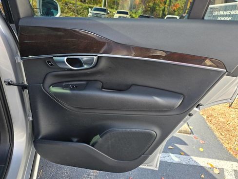Used 2019 Volvo XC90 T6 Momentum w/ Protection Package image 15
