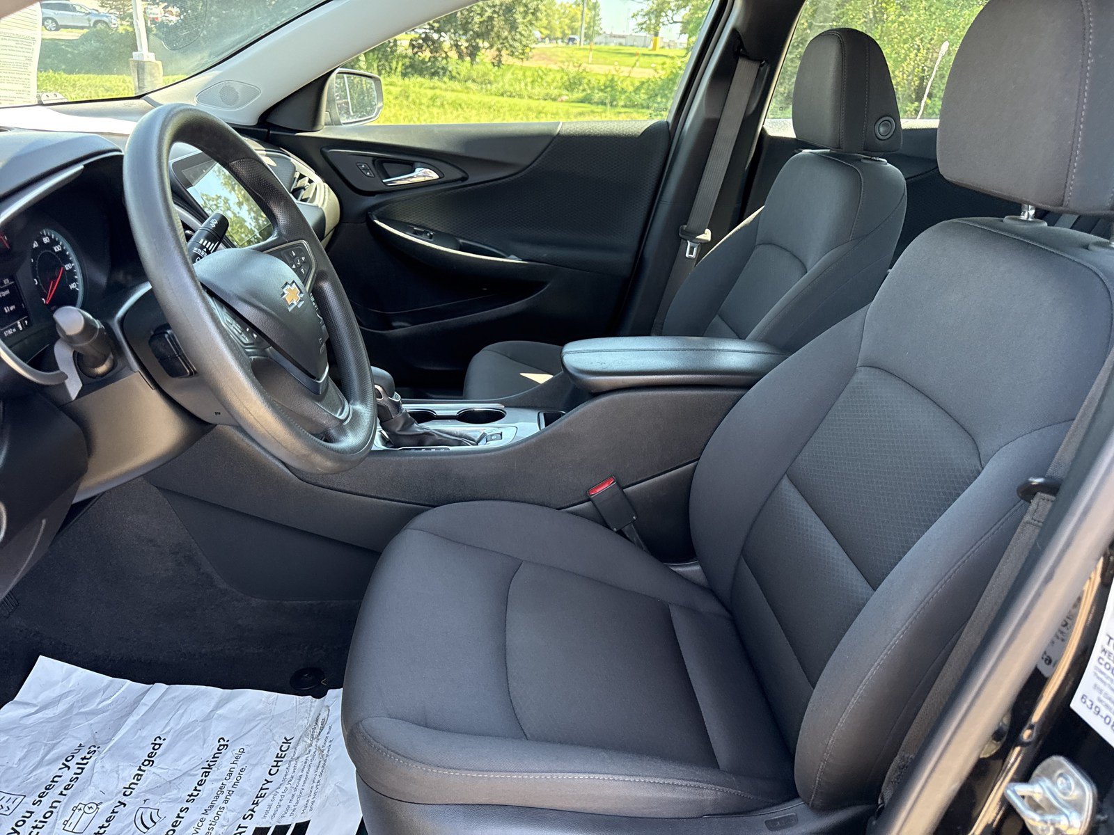 Used 2025 Chevrolet Malibu LT FWD image 11