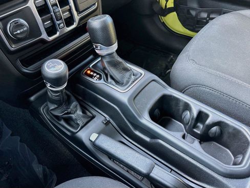 Used 2023 Jeep Gladiator Sport AWD/4WD image 20