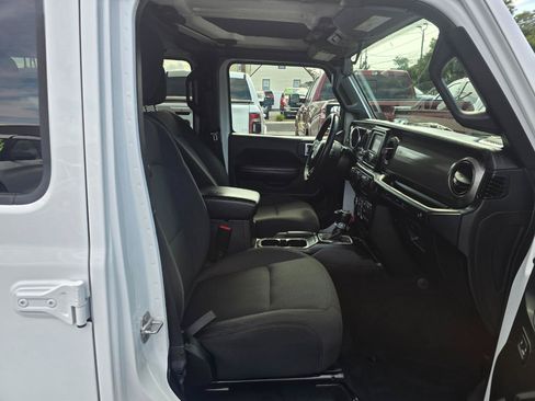 Used 2019 Jeep Wrangler Unlimited Sport S AWD/4WD image 15