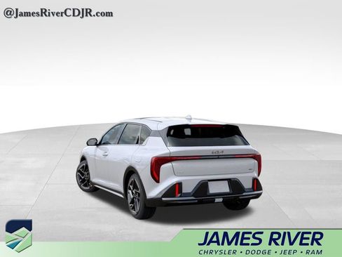 Used 2026 Kia K4 GT-Line w/ GT-Line Premium Package FWD image 4