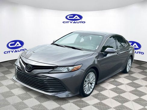 Used 2020 Toyota Camry XLE w/ Driver Assist Package image 9