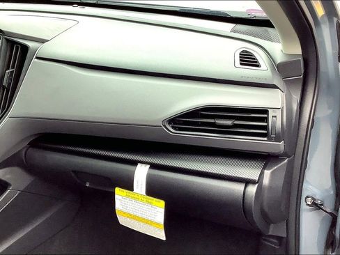 Used 2024 Subaru Crosstrek 2.0i Premium image 19