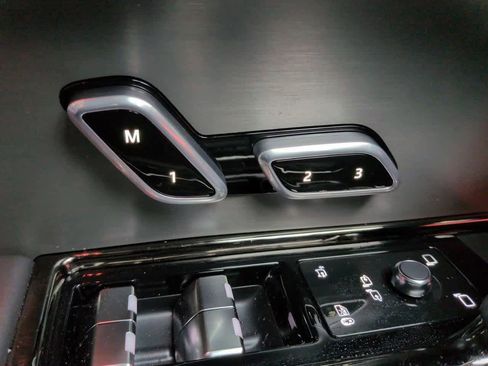 New 2026 Land Rover Range Rover Sport SE image 17