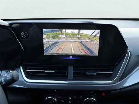 Used 2025 Chevrolet Trax ACTIV w/ Driver Confidence Package image 23