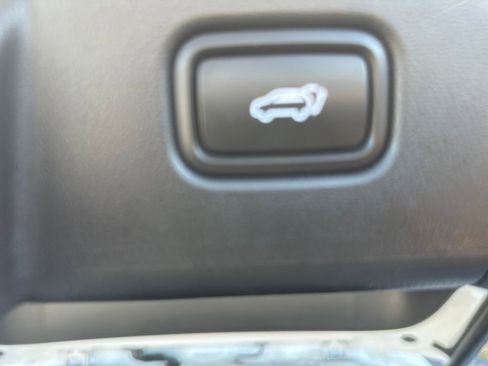 Used 2024 Jeep Compass Trailhawk image 19