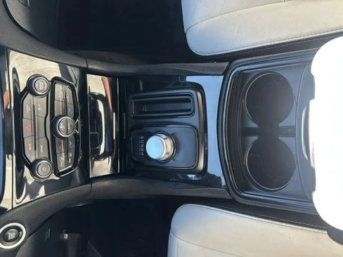 Used 2017 Chrysler 300 S RWD image 13