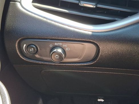Used 2024 Chevrolet Malibu LT FWD image 25