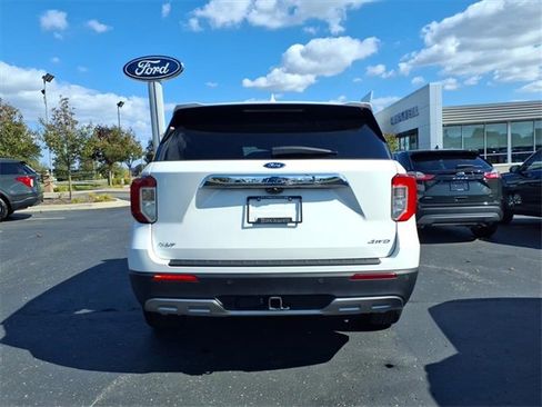 Used 2023 Ford Explorer XLT w/ Equipment Group 202A image 6