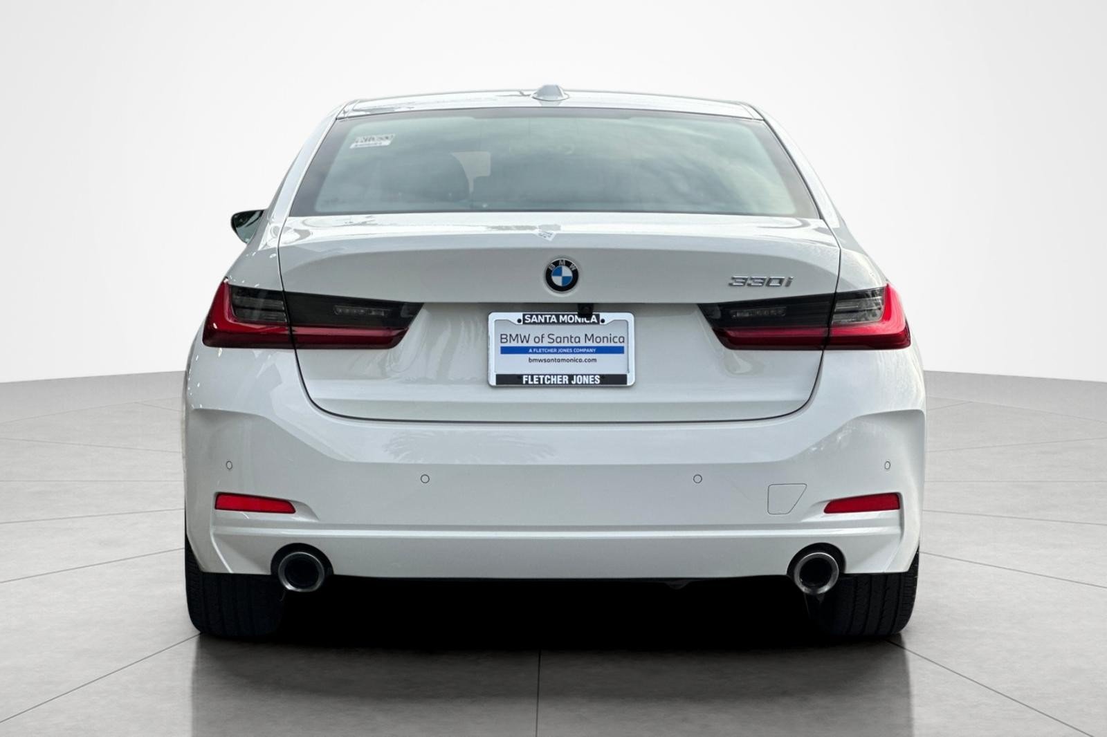 Used 2023 BMW 330i Sedan w/ Driving Assistance Package RWD image 4