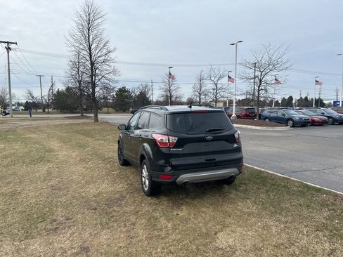 Used 2018 Ford Escape SE image 3