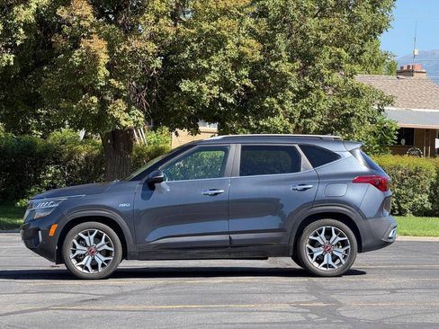 Used 2021 Kia Seltos SX w/ SX Sunroof Package AWD/4WD image 2