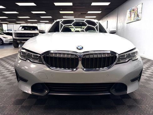 Used 2019 BMW 330i Sedan w/ Convenience Package RWD image 4