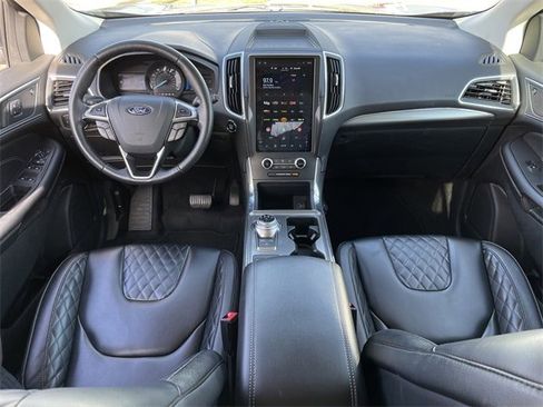 Used 2024 Ford Edge Titanium image 11