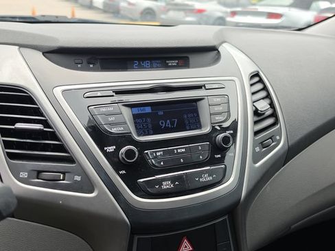 Used 2016 Hyundai Elantra SE FWD image 21
