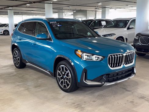 Used 2025 BMW X1 xDrive28i AWD/4WD image 2
