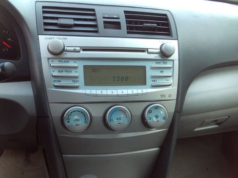 Used 2009 Toyota Camry LE image 22