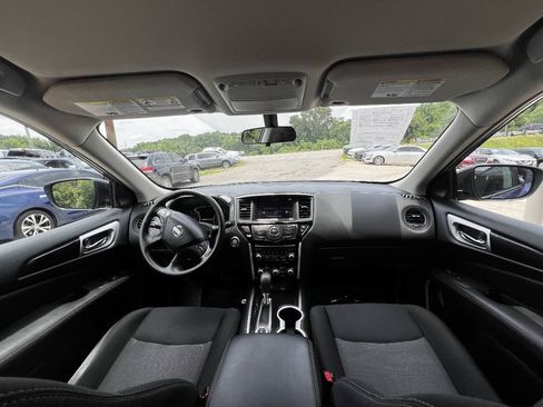 Used 2018 Nissan Pathfinder S AWD/4WD image 13