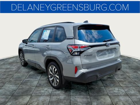 Used 2025 Subaru Forester Touring AWD/4WD image 5