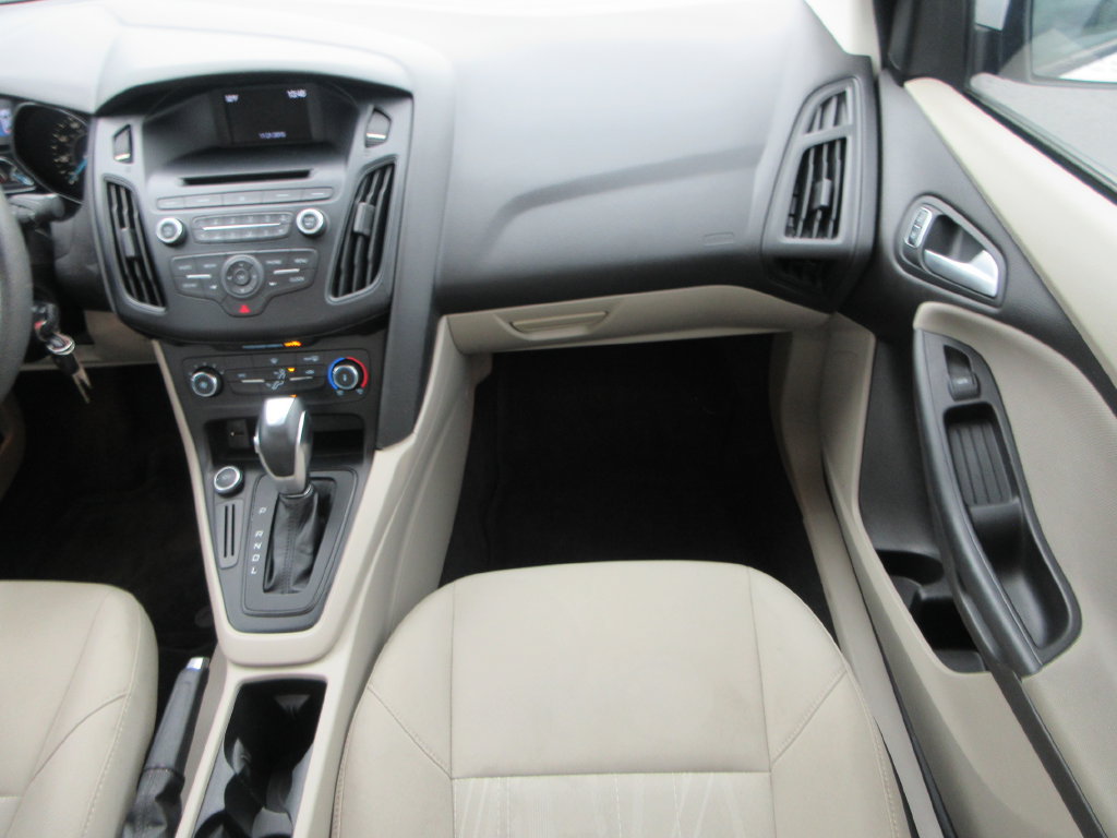 Used 2016 Ford Focus SE FWD image 16