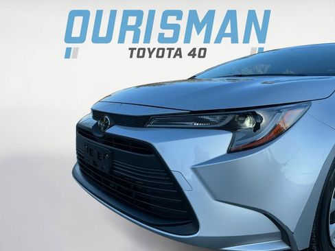 Used 2023 Toyota Corolla LE image 2