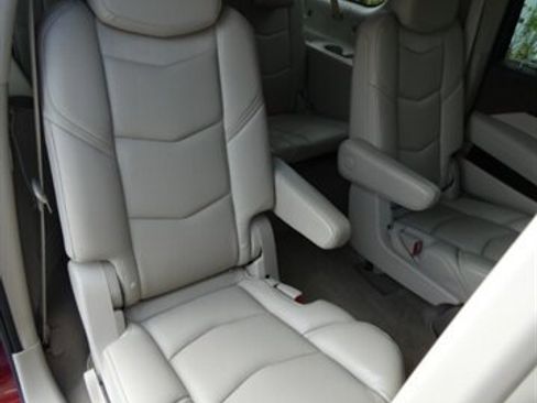 Used 2017 Cadillac Escalade ESV Luxury RWD image 56