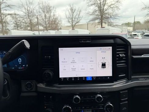 Used 2025 Ford F350 Platinum image 11