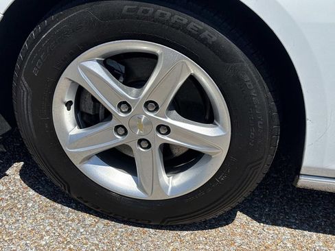 Used 2023 Chevrolet Malibu LS w/ Driver Confidence Package FWD image 5