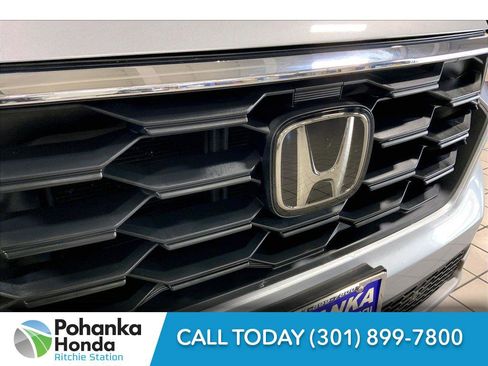 Used 2025 Honda Pilot EX-L image 31