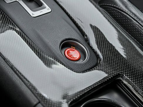 Used 2011 Nissan GT-R Premium image 38