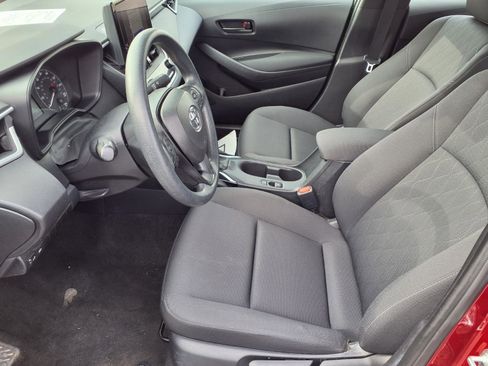 Used 2024 Toyota Corolla LE image 9