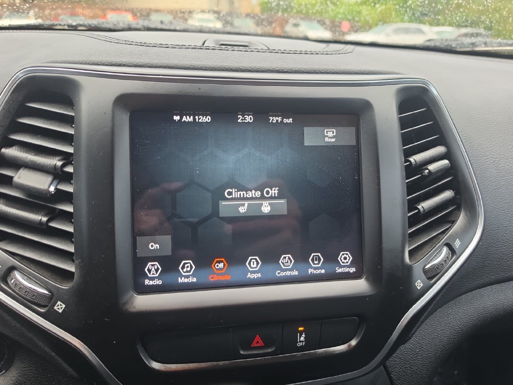 Used 2022 Jeep Cherokee Latitude Lux FWD image 18