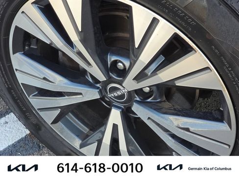 Used 2023 Nissan Rogue SV AWD/4WD image 13