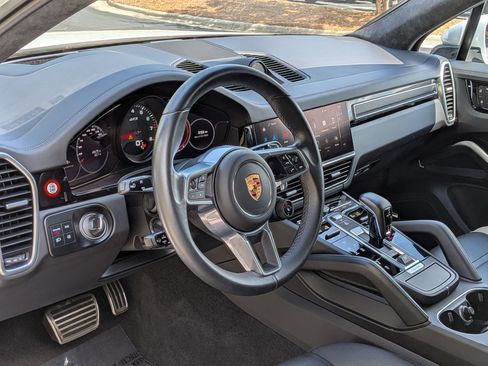 Certified 2023 Porsche Cayenne GTS AWD/4WD image 4