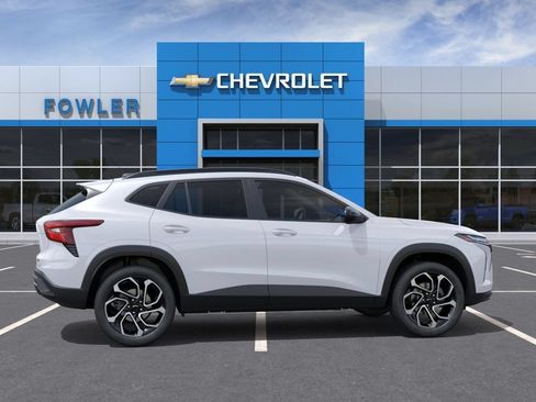 New 2026 Chevrolet Trax RS w/ Sunroof Package FWD image 5