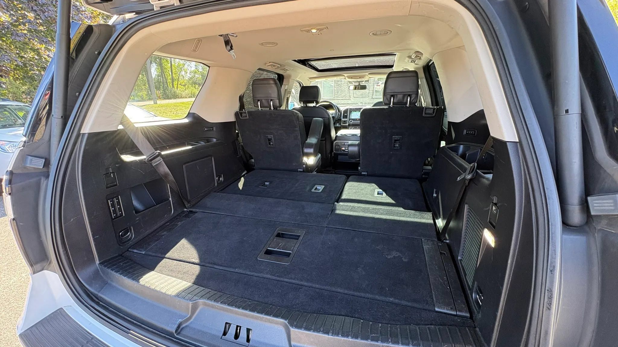Used 2018 Ford Expedition Platinum AWD/4WD image 26