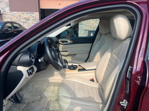 Used 2019 Alfa Romeo Giulia Ti w/ Quick Order Package 22X Lusso AWD/4WD image 9