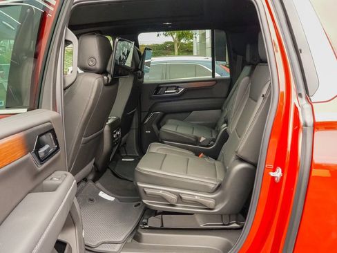 New 2026 GMC Yukon XL Denali w/ Denali Reserve Package AWD/4WD image 9