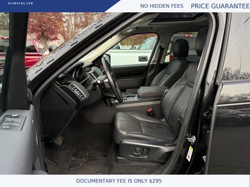 Used 2019 Land Rover Discovery SE image 10