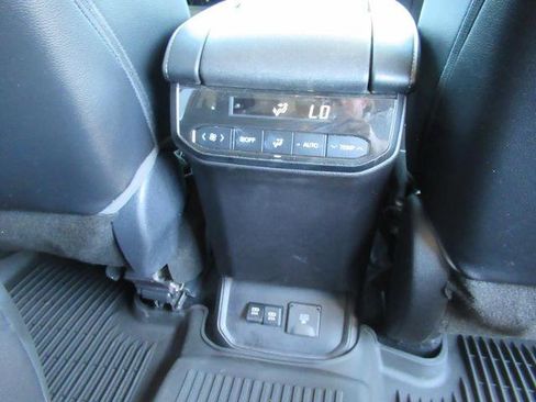 Used 2021 Toyota Highlander Limited FWD image 15