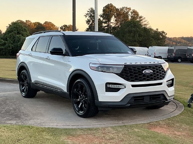 Used 2023 Ford Explorer ST-Line w/ Class IV Trailer Tow Package RWD image 9