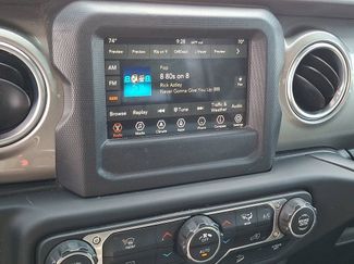 Used 2019 Jeep Wrangler Unlimited Sahara AWD/4WD video 3