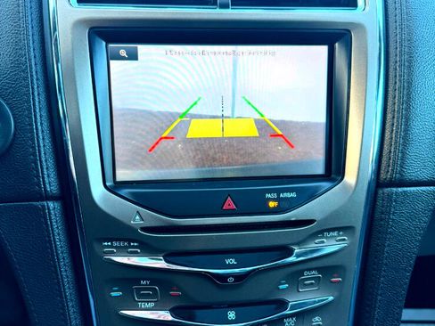 Used 2014 Lincoln MKX AWD w/ Equipment Group 102A image 24