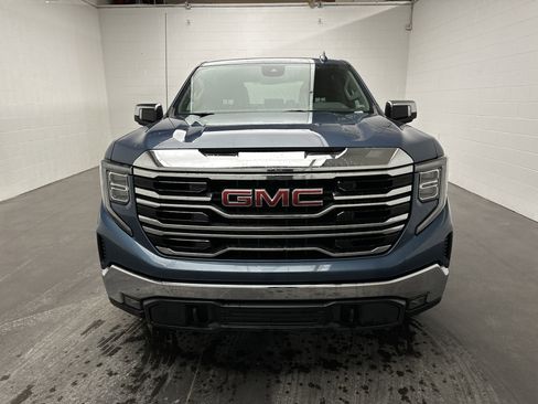 Used 2024 GMC Sierra 1500 SLT image 3